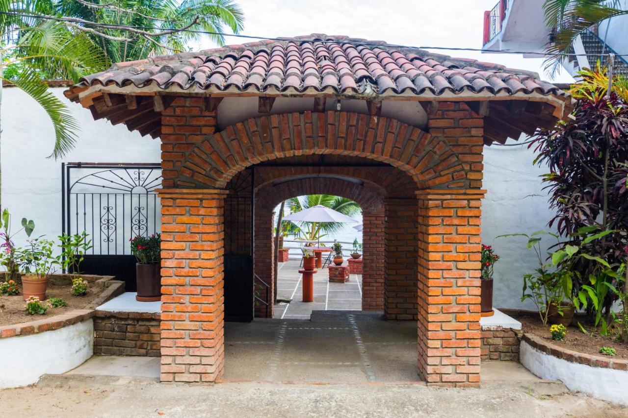 Traditional Sierra Leon Oceanfront Rooms - Adults Only Puerto Vallarta Esterno foto