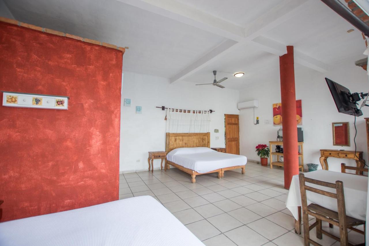 Traditional Sierra Leon Oceanfront Rooms - Adults Only Puerto Vallarta Esterno foto