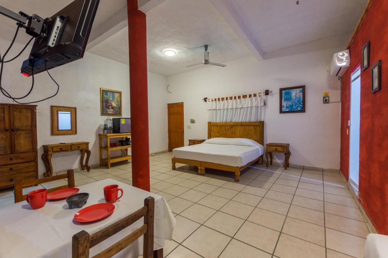 Traditional Sierra Leon Oceanfront Rooms - Adults Only Puerto Vallarta Esterno foto