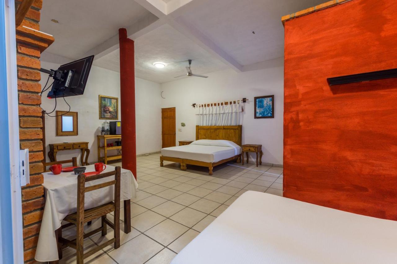 Traditional Sierra Leon Oceanfront Rooms - Adults Only Puerto Vallarta Esterno foto